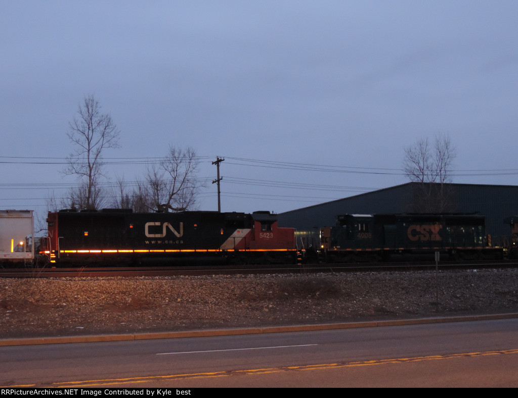 CN 5423 on Q626